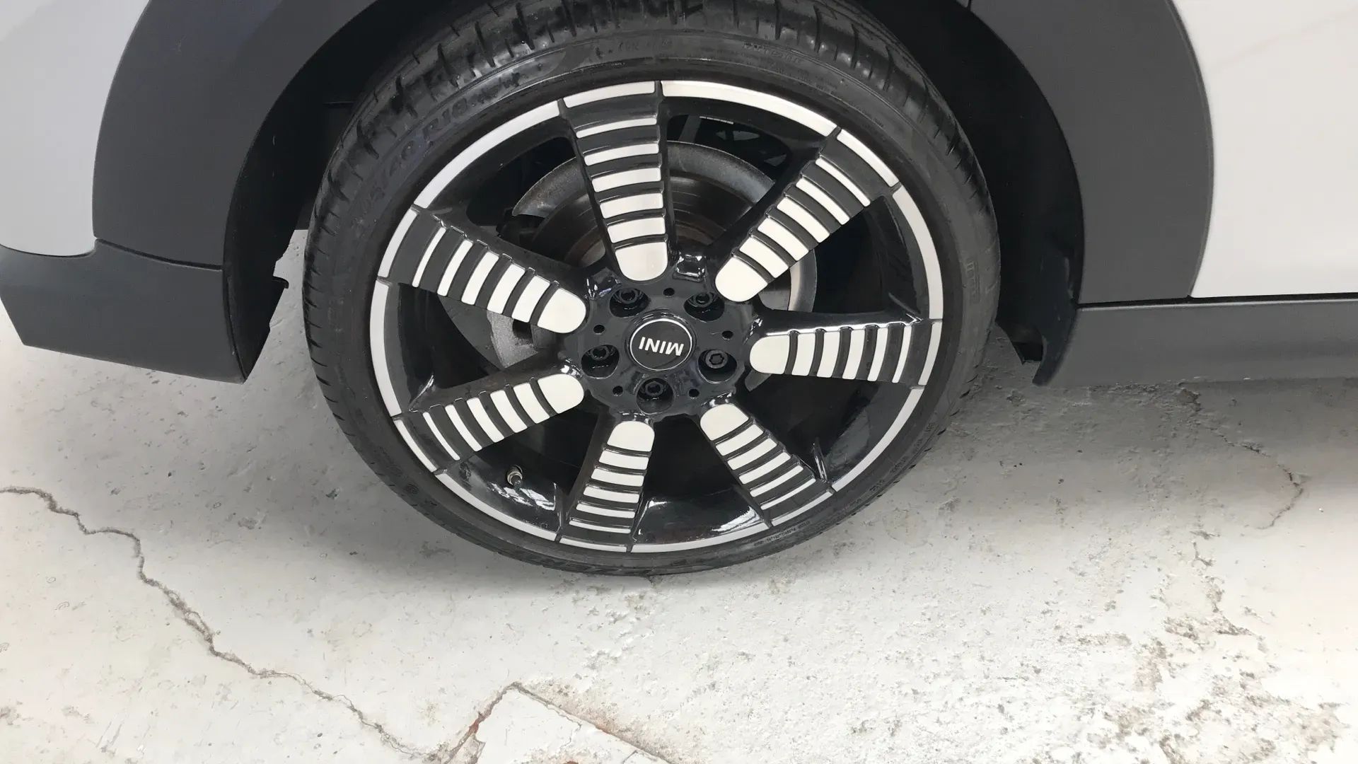 2023 MINI 5-Door Hatch