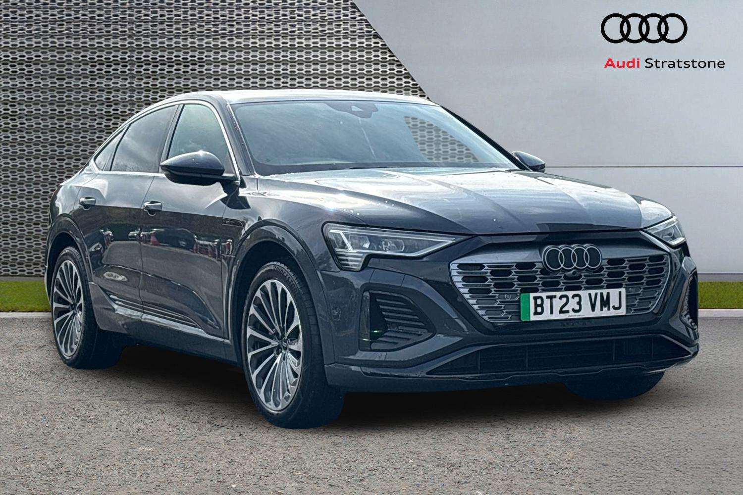 Q8 Sportback e-tron