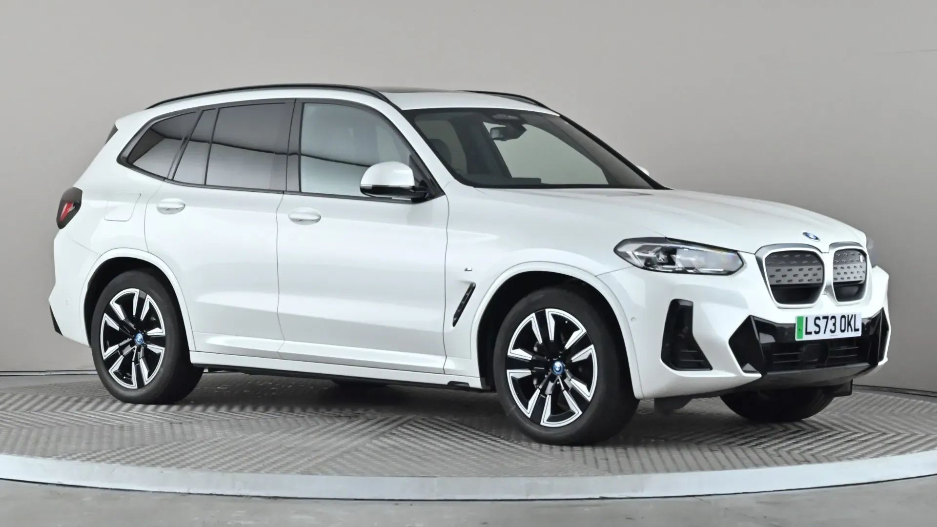 iX3