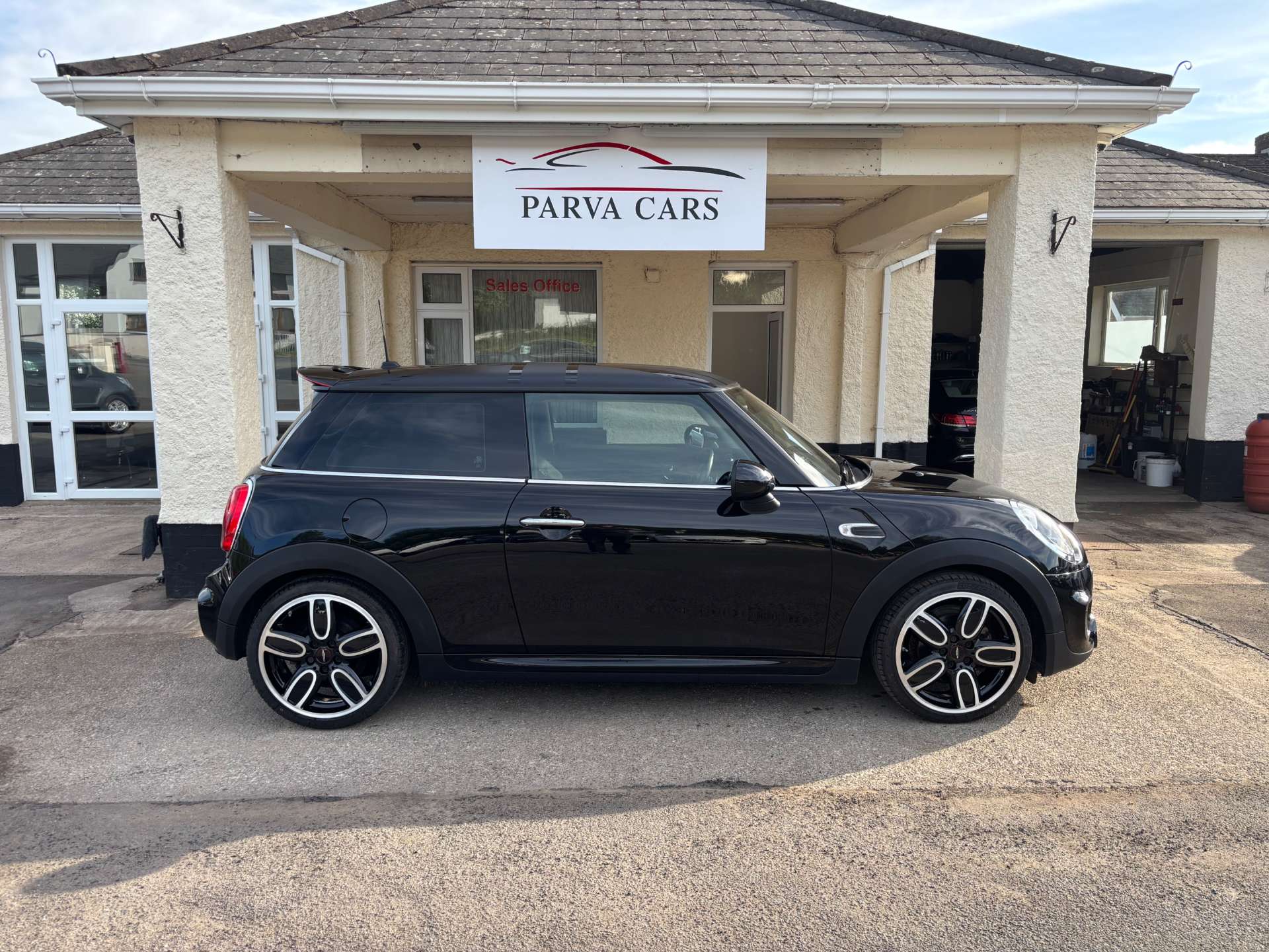 3-Door Hatch