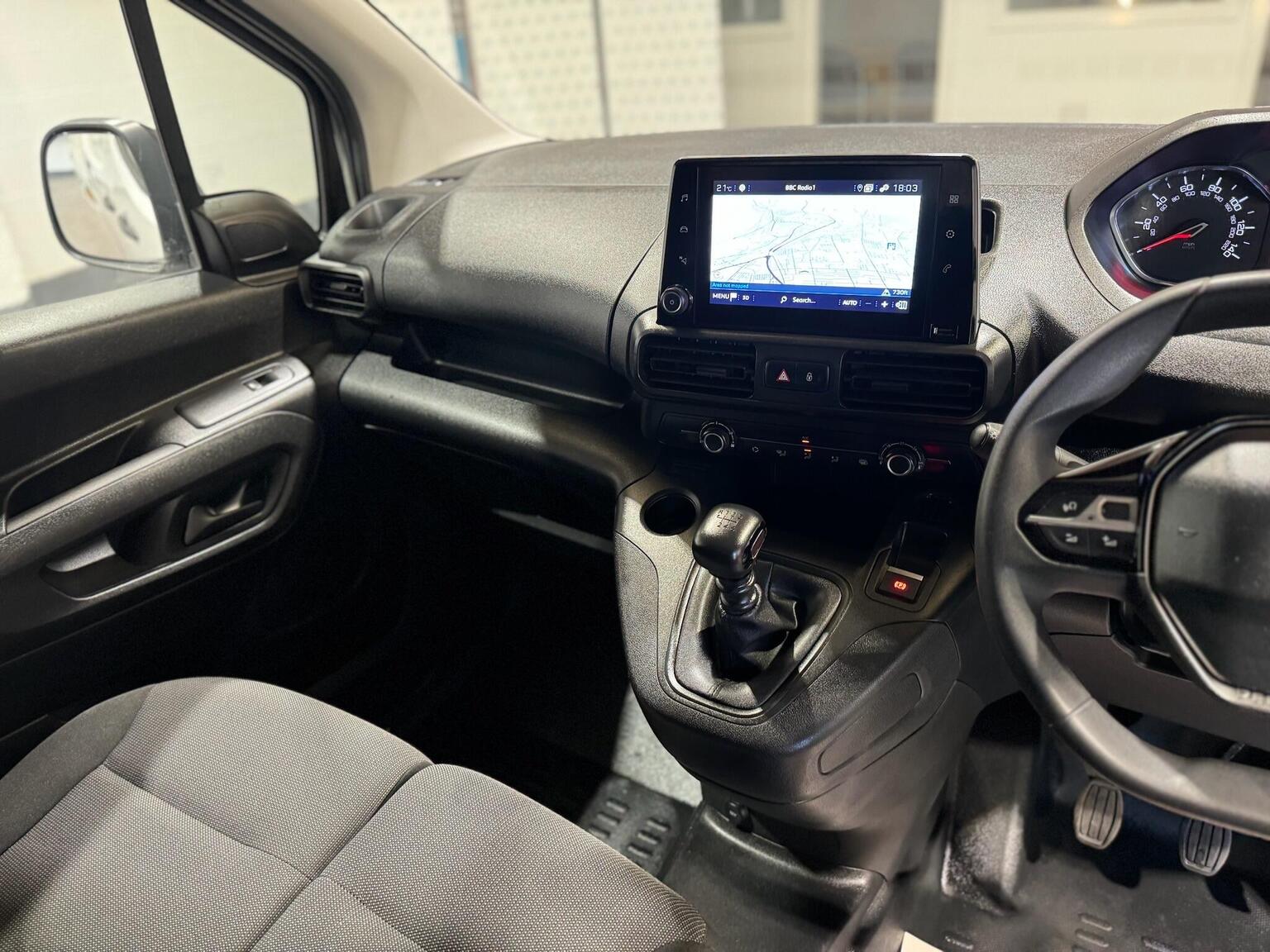 2022 PEUGEOT PARTNER
