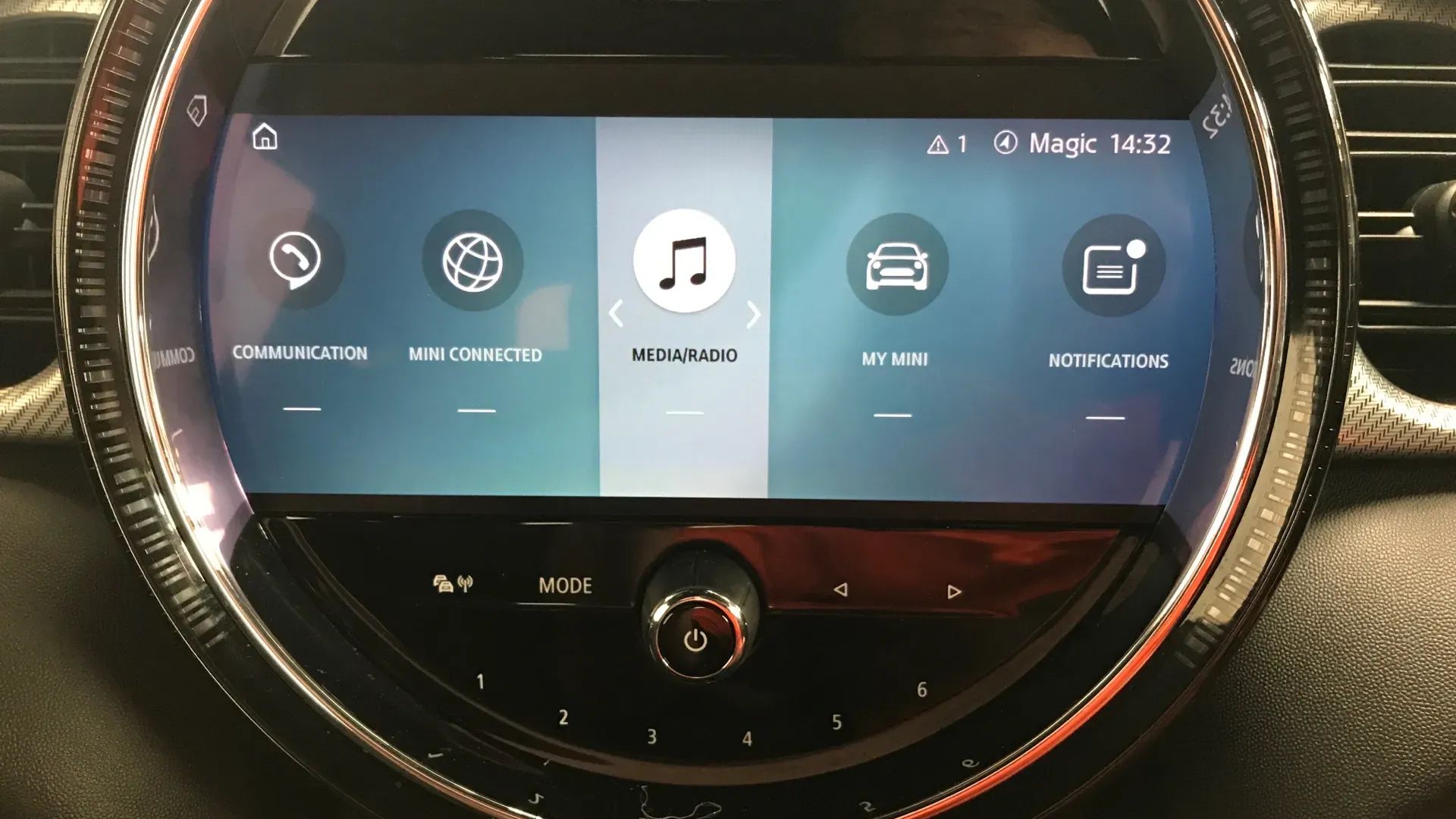 2023 MINI 5-Door Hatch