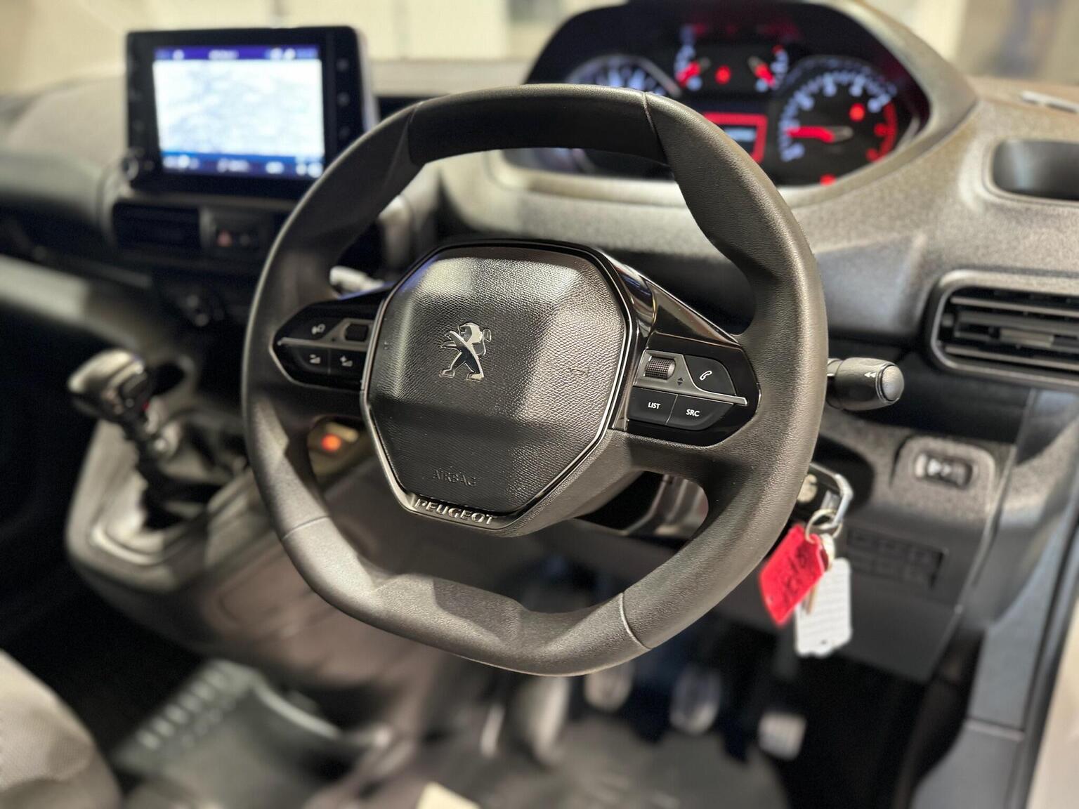 2022 PEUGEOT PARTNER
