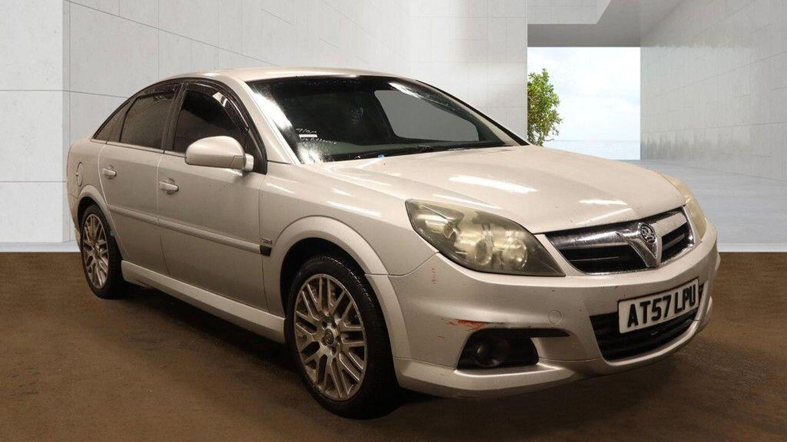 VECTRA HATCHBACK
