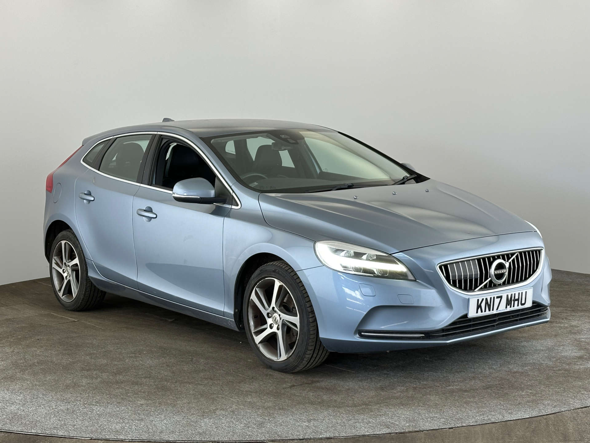V40