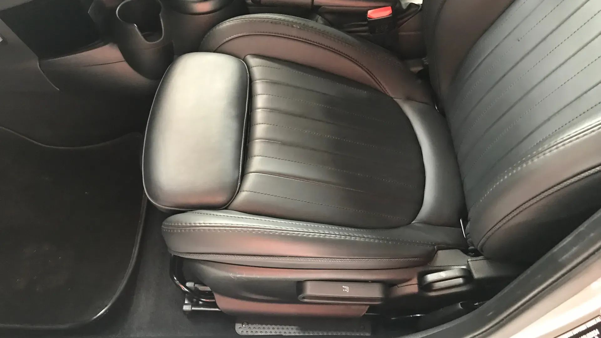 2023 MINI 5-Door Hatch