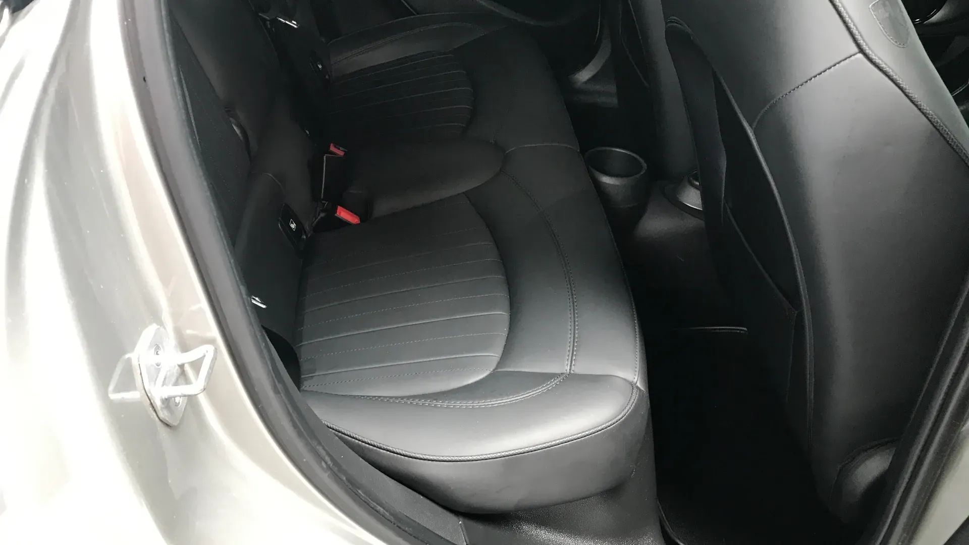 2023 MINI 5-Door Hatch
