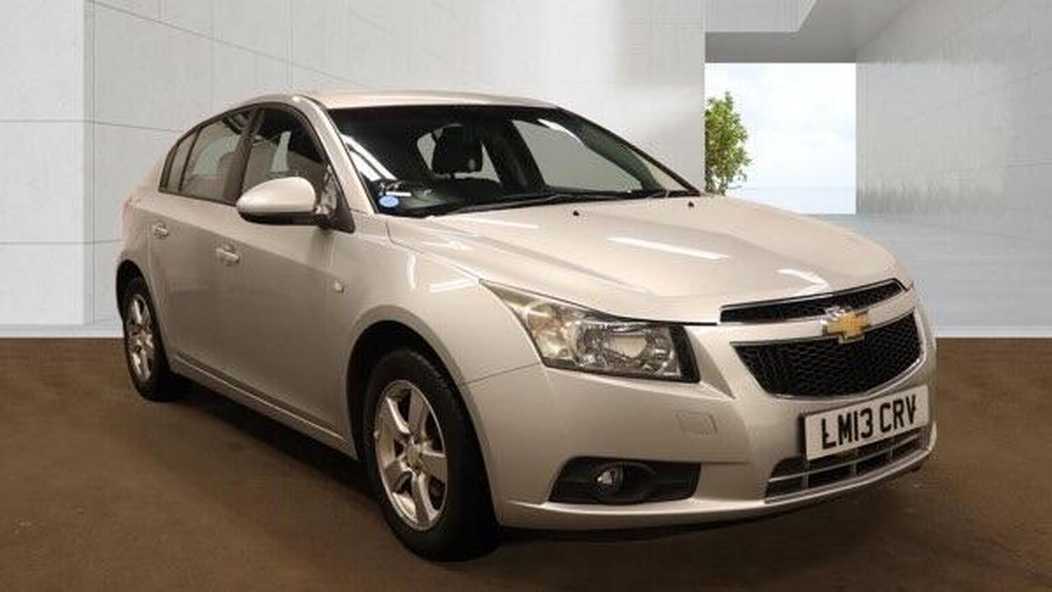 Cruze Hatchback
