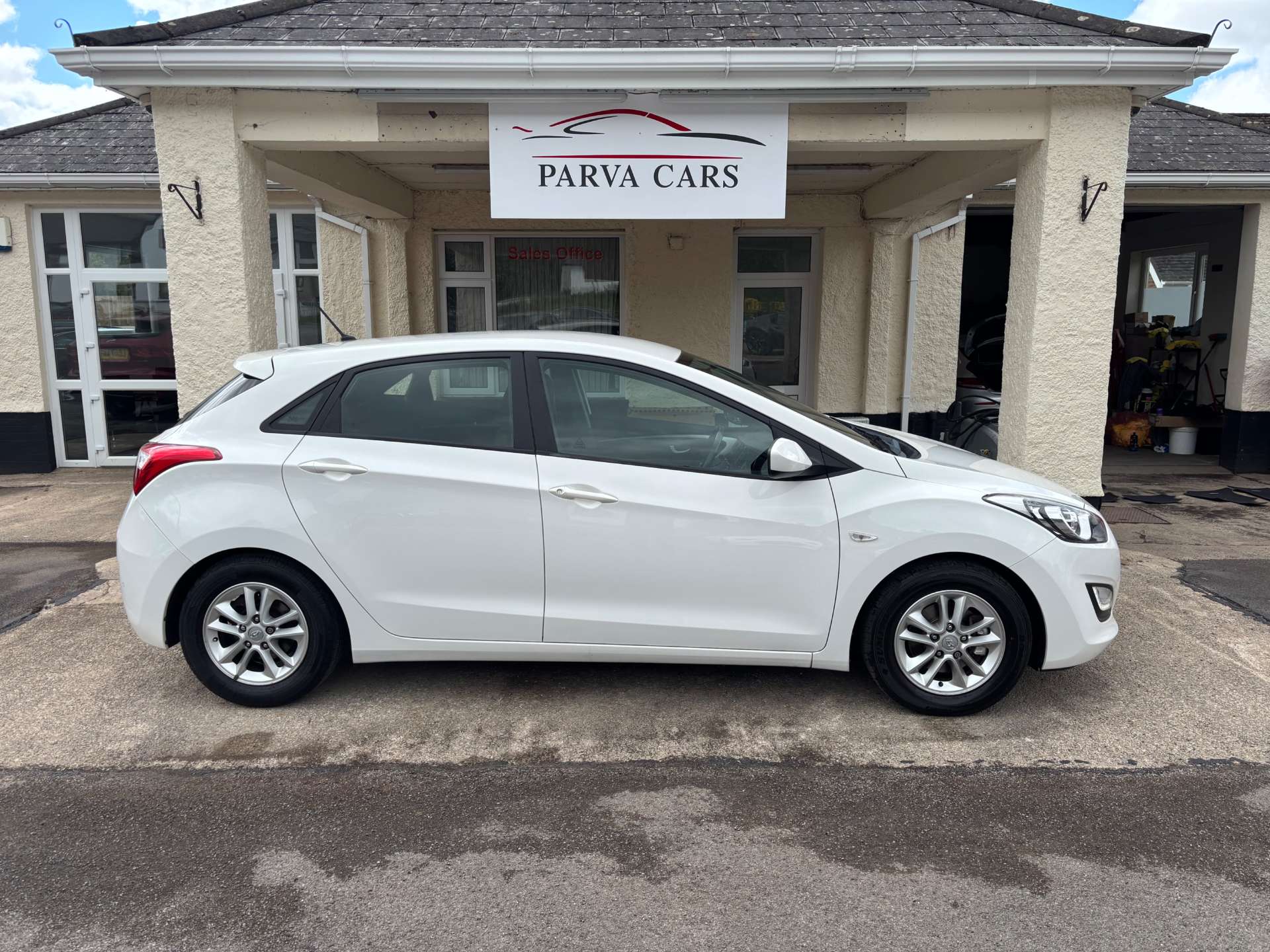 i30