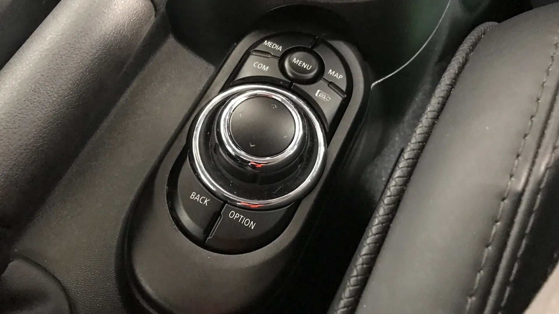 2023 MINI 5-Door Hatch
